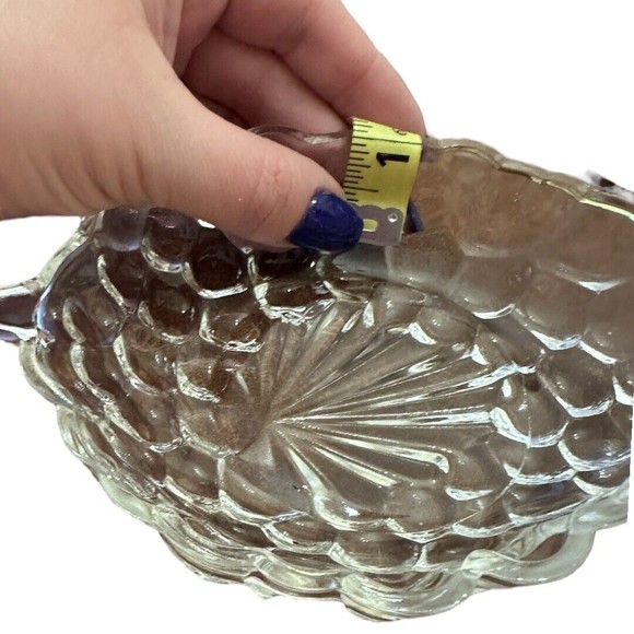 Vintage Clear Glass Grape Cluster Leaf Shaped Candy Nut Dish - Picture 7 of 7